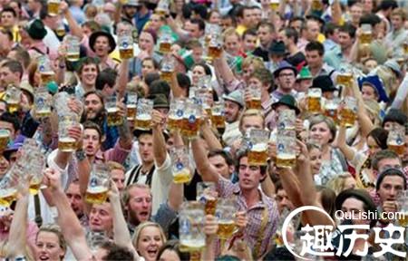 首届慕尼黑啤酒节举行.jpg