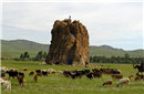 蒙古国首都东边的一座山 汉唐明各派出军队立碑