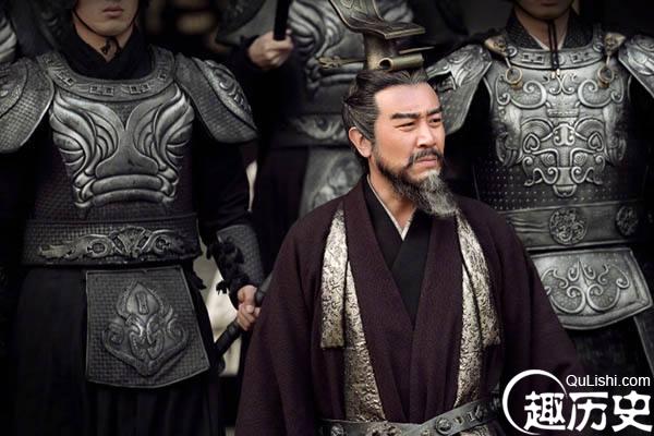 此人救过曹操的命，却被曹操当众取笑后处死，原因无人不服