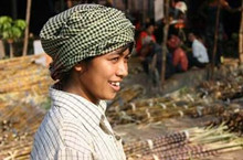 柬埔寨少女婚前必须学会吸烟：柬埔寨的特殊风俗