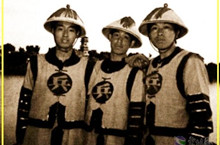 清兵背上的"兵"和"勇"字有什么区别？