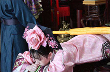 慈禧当众扒光衣服打珍妃 光绪为何“极坦然”
