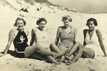 30年代女泳装啥样？历史上最早的泳装何时出现的