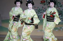 日本艺妓让英国女王醋意大发 成明治维新最大功臣