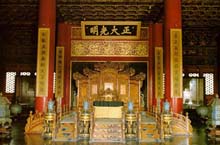 我国古代帝王为什么要坐北朝南？南尊北卑的来历