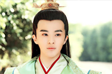 中国历史上第一位被皇帝亲自抚养的皇子是谁？