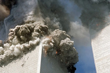 触目惊心的9·11现场照：有人从世贸大楼上坠落
