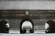 天安门城楼上的“天安门”匾额悬挂了多少年？