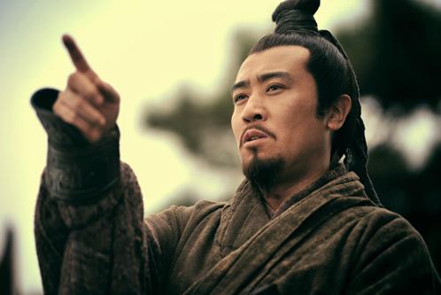 刘备为什么两次都成功地说服了袁绍而死里逃生？