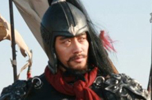 小说《水浒传》中为什么要先写高太尉责罚王进？