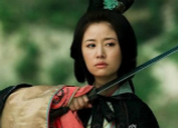 最危险的三国女性孙尚香：与侍女一同带剑训练