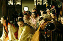 一个养小叔子的女人为什么会被所有人尊为天人？