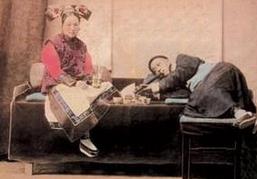 美媒：英王和罗斯福家族在华卖鸦片发大财