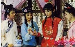 揭秘：史湘云为什么疏远黛玉而选择亲近宝钗呢？