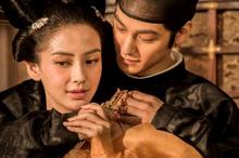 古代女子如何散发性感：人人都爱低胸装紧身衣