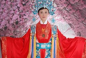 明朝服饰：明代皇后霞帔