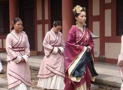 汉朝初期宫女服饰为何没有裆？