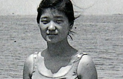 韩国总统朴槿惠罕见泳装照：朴槿惠青葱老照片