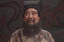 董卓死的有多惨？死后暴尸街市肚脐眼中点起天灯