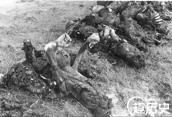 集中营焚尸图片