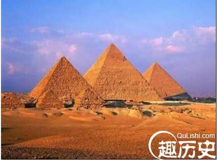 世界最古老的金字塔，比非洲埃及金字塔还要早1000年