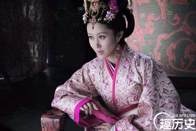 他空手套白狼，全凭一张嘴，技术炉火纯青，无人可比