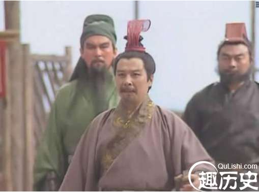 听说孙坚被华雄打败后，为什么所有人的反应都不一样呢