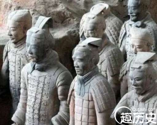 秦始皇兵马俑为什么不戴头盔呢？原来是这个因素