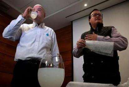 智利发明新型塑料袋溶于水是真的吗？是用什么做的成本高吗？
