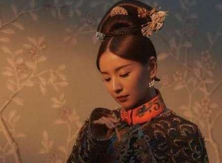 《如懿传》富察皇后最后怎么死的？是落水而死吗