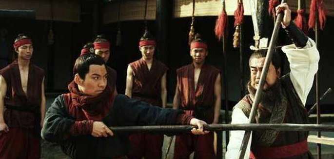 水浒第一个登场的好汉王进，勇冠三军武艺盖世，为何会弃家逃亡？