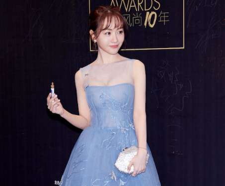 杨蓉高清唯美活动图