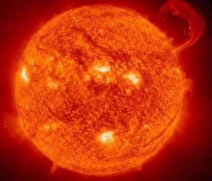 为什么太阳系中其他星球看不到太阳和月球 而地球却可以