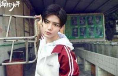 《人不彪悍枉少年》少年花彪扮演者是谁？少年花彪扮演者侯明昊介绍