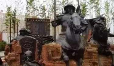 朱元璋收养的小乞丐，功劳不比大将差，为了避嫌改自己姓