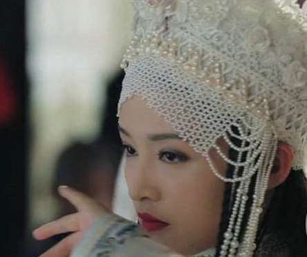 《如懿传》香妃是谁饰演的？香妃上线称皇帝独宠伶妃凉凉咯