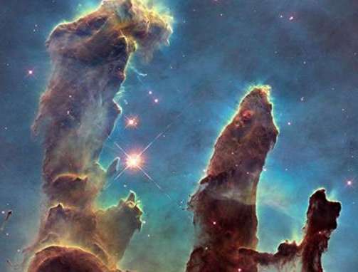 宇宙中的创生之柱指的是什么？宇宙中最壮观的天鹰星云所形成的