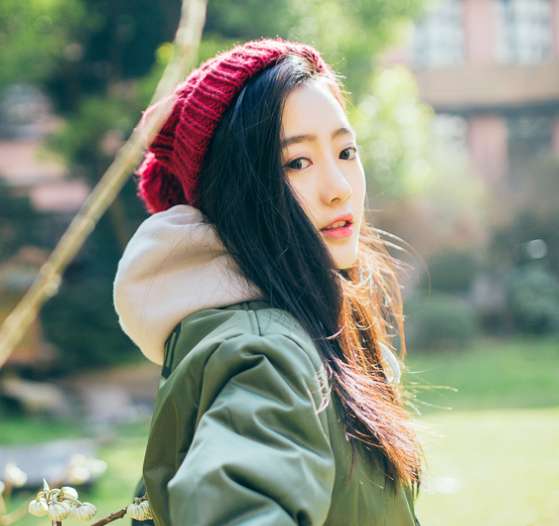 王梓薇甜美写真
