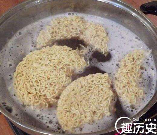 世界七大黑暗泡面料理，方便面雪糕滋味简直太酸爽