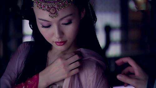 绝色美女面前，又几个男人能做到不心慌心痒？