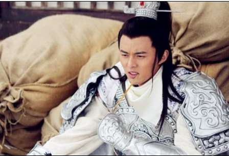 薛丁山的师傅是谁？薛丁山的功夫都不是跟他老爹学的。