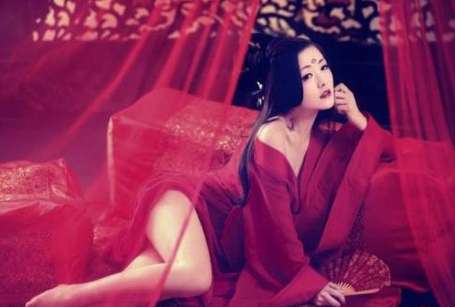 历史上最红颜祸水的女人，三次王后，七次嫁人，还有九个男人为她而死
