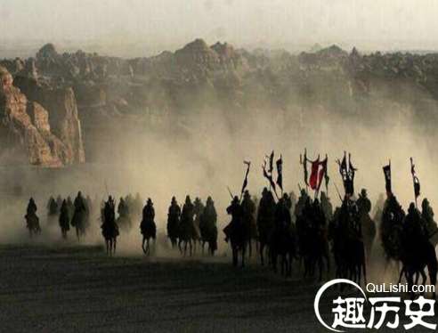 此人为大唐骁将声威赫赫，李白认为卫青都比不上他，却晚节不保悲剧收场