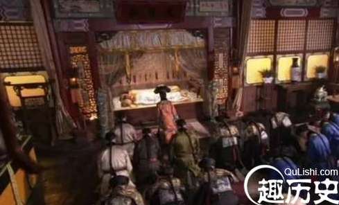 康熙传位给雍正，为什么生母德妃却百般刁难？