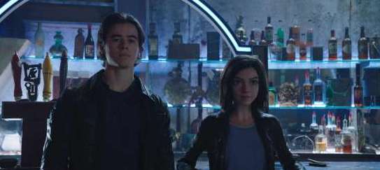 《阿丽塔：战斗天使》是根据什么漫画改编的？什么时候上映