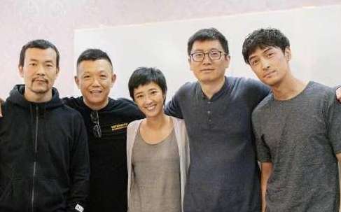 《南方车站的聚会》是胡歌主演的吗?剧情主要讲了什么