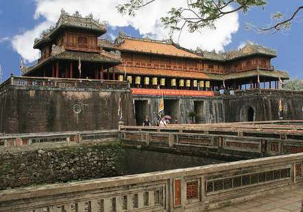 阮福映在政治上有什么措施 阮福映是一个什么样的人