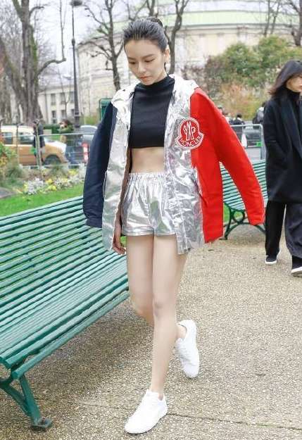 宋芸桦出席活动照片