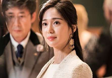 《皇后的品格》剧情有多狗血 剧中最奇葩的事情是什么吗