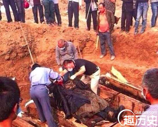 北京出土一具干尸，穿大清龙袍却留明朝发髻？